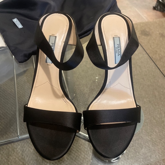 Prauda-black leather heels - Picture 2 of 5